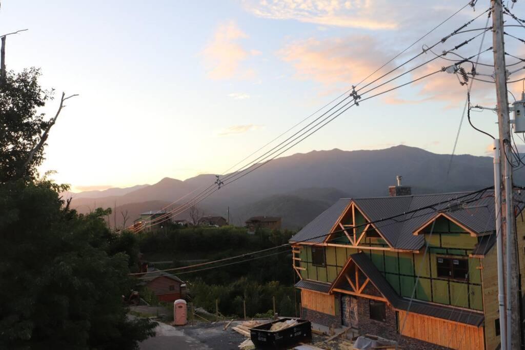Chalet Village- Amazing Mountain Views - Piney Butt Place Gatlinburg Ngoại thất bức ảnh